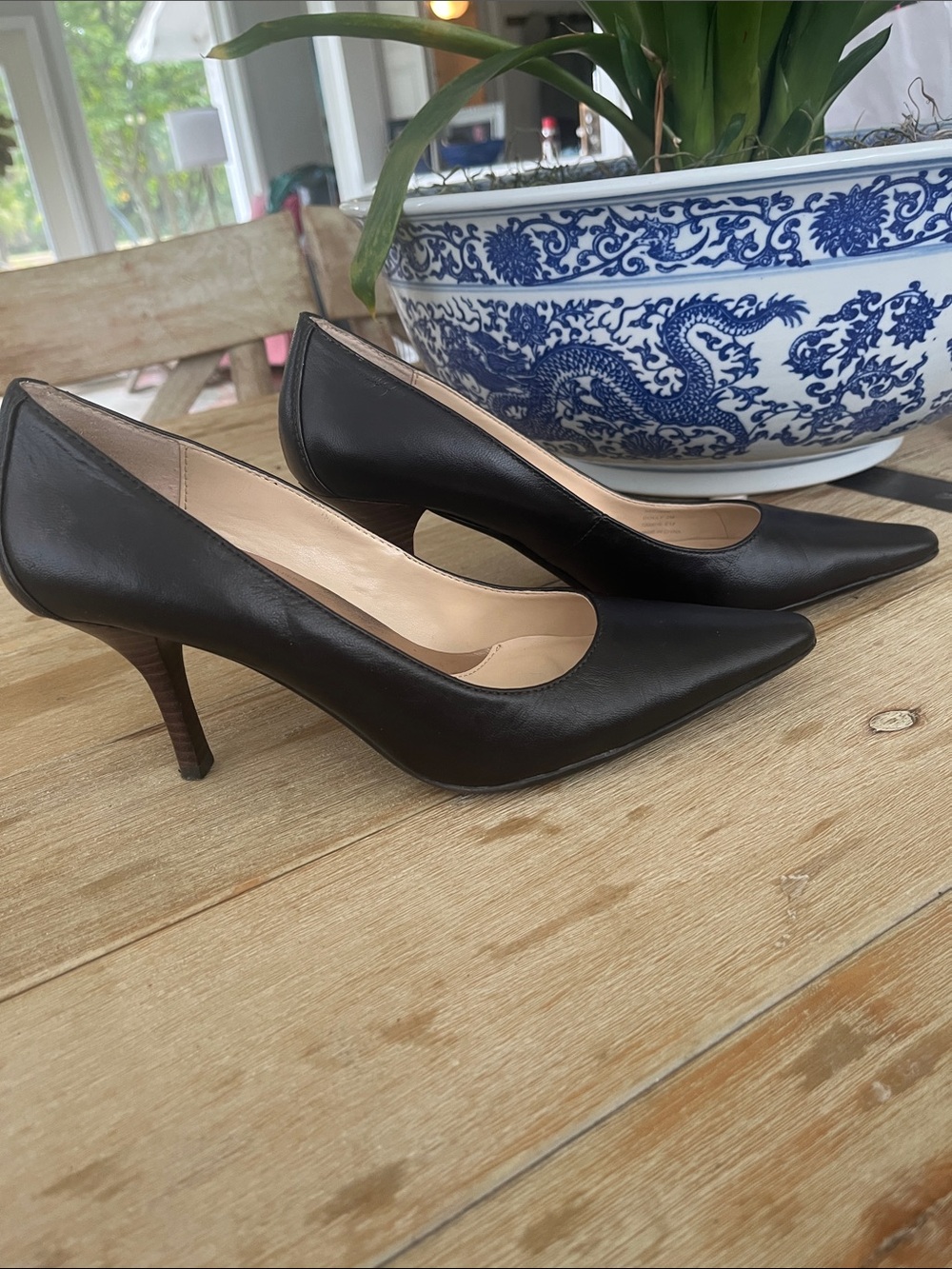 Classic Calvin Klein BrownPointed-Toe Women's Pumps